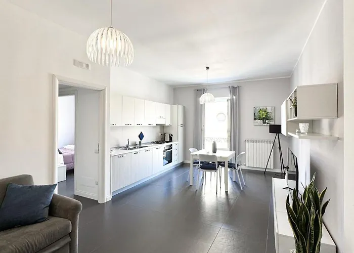 The Superhost - Duomo Apartament